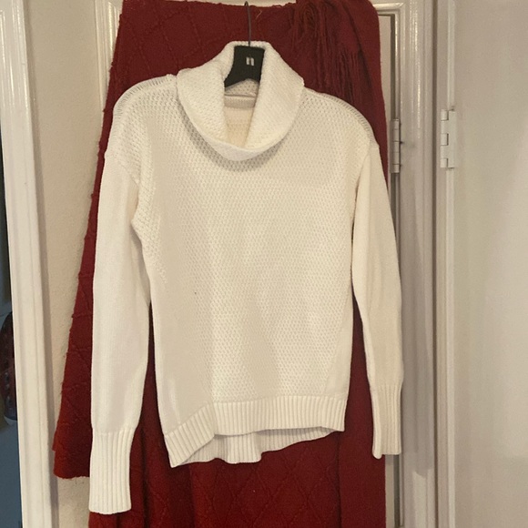 Athleta Sweaters - Athleta Turtleneck Sweater - size XS